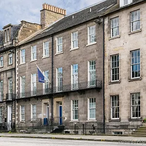 3* Отель Travelodge Queen Street